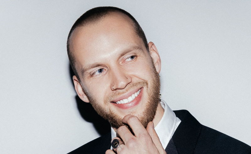 Герой шоу "Холостяк" на ТНТ 7 сезон - Антон Криворотов